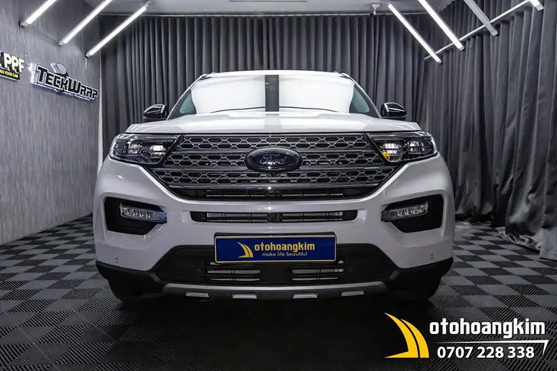 Dán PPF Avery Supreme Xtreme Gloss xe Ford Explorer