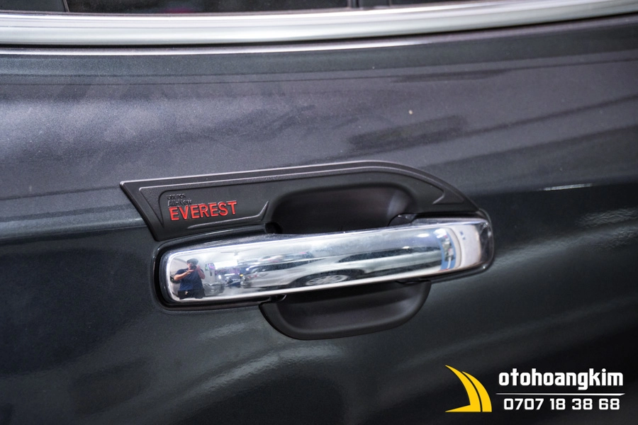 Chén Cửa Ford Everest 2022+ Đen - Ảnh 3