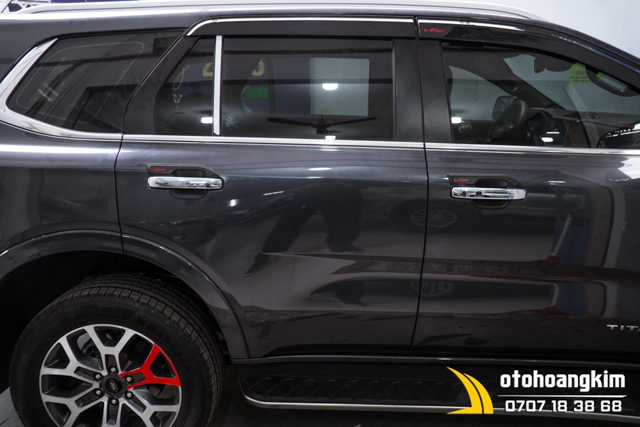 Chén Cửa Ford Everest 2022+ Đen - Ảnh 1