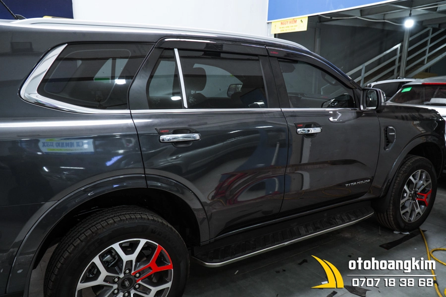 Chén Cửa Ford Everest 2022+ Đen - Ảnh 4