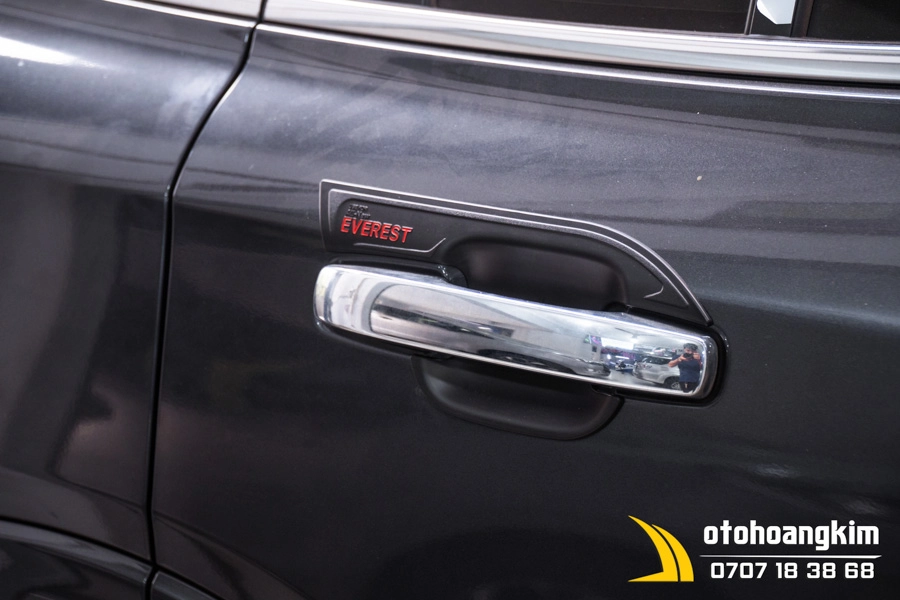 Chén Cửa Ford Everest 2022+ Đen - Ảnh 2