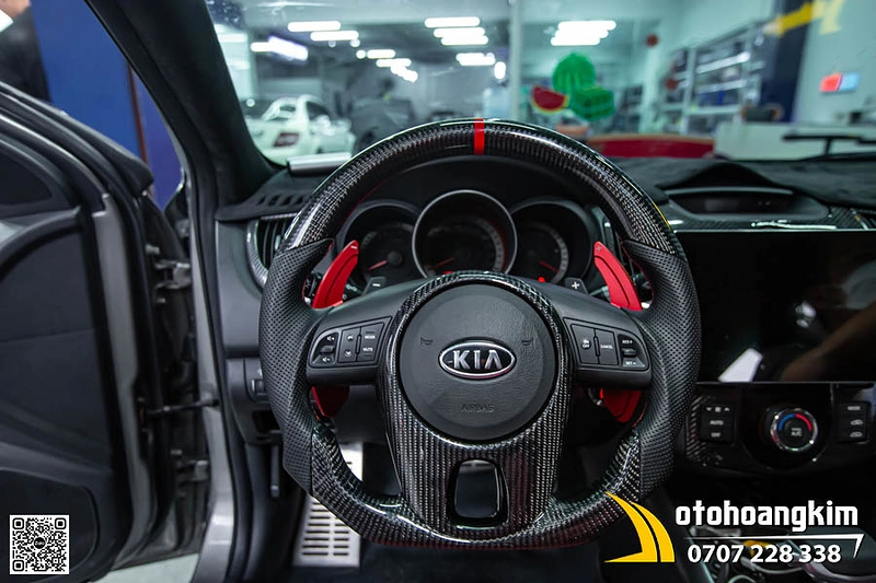 Đổi màu nội thất xe Forte màu đỏ