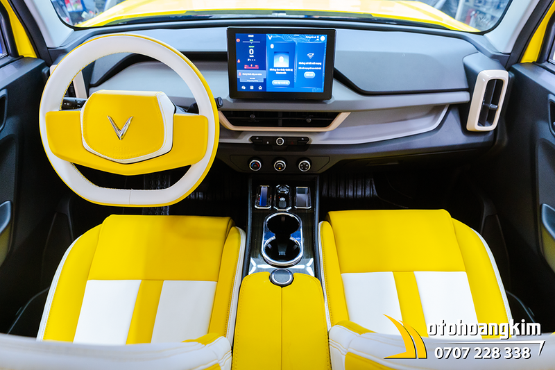 VF3 May Bọc Da Vô Lăng Vàng - Trắng