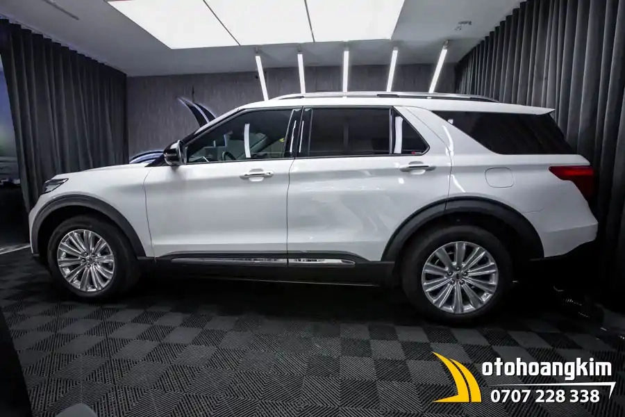 Dán PPF Avery Supreme Xtreme Gloss xe Ford Explorer - Ảnh 3