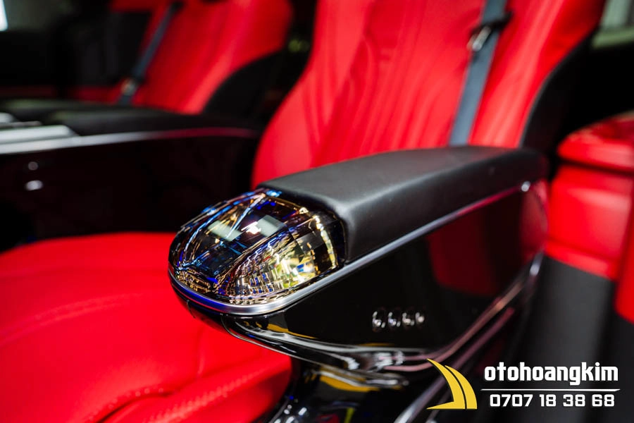 Độ ghế vip Limousine thế hệ mới có màn cảm ứng cho xe Kia Carnival - Ảnh 5