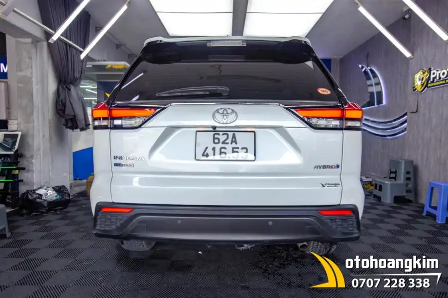 Dán PPF Avery Supreme Ultima xe Toyota Innova - Ảnh 3