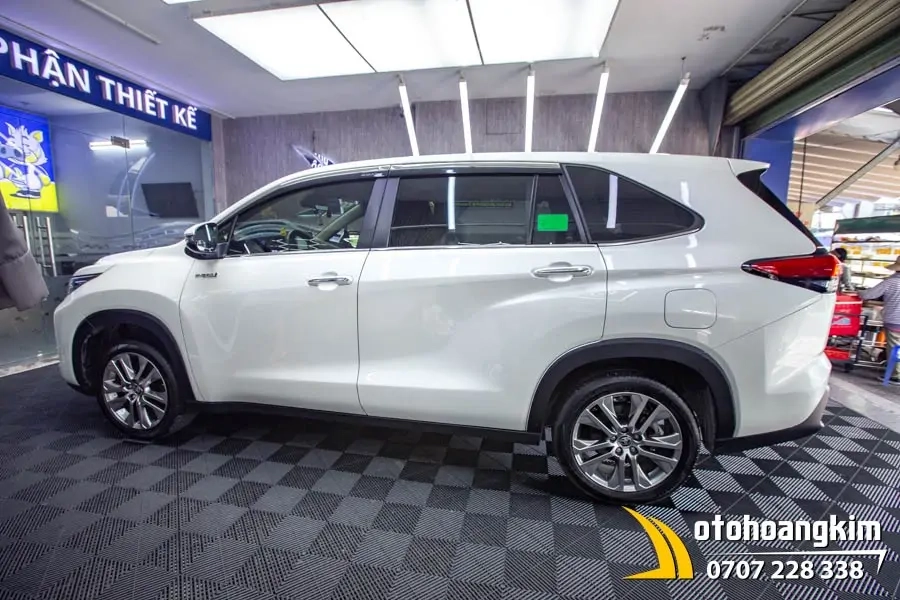 Dán PPF Avery Supreme Ultima xe Toyota Innova - Ảnh 2