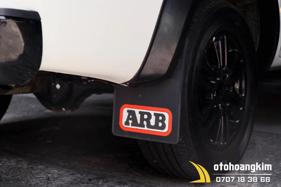 Chắn Bùn ARB Thailand Chữ Đen Viền Đỏ Cho Ford Ranger 2017 - Ảnh 1