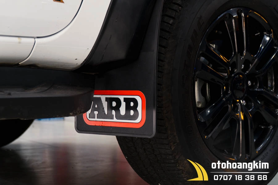 Chắn Bùn ARB Thailand Chữ Đen Viền Đỏ Cho Ford Ranger 2017 - Ảnh 3