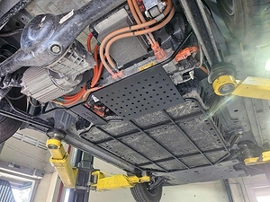 Ốp bảo vệ pin VF3 thép mạ kẽm sơn tĩnh điện