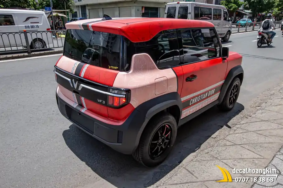 Tem xe Vinfast VF3 - Mẫu tem Dior sang trọng - Ảnh 4