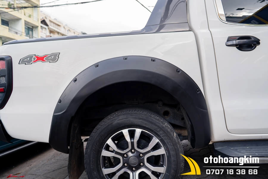 Ốp Cua Lốp Ford Ranger 2017 Có Đinh Có Lỗ Cảm Biến - Ảnh 6