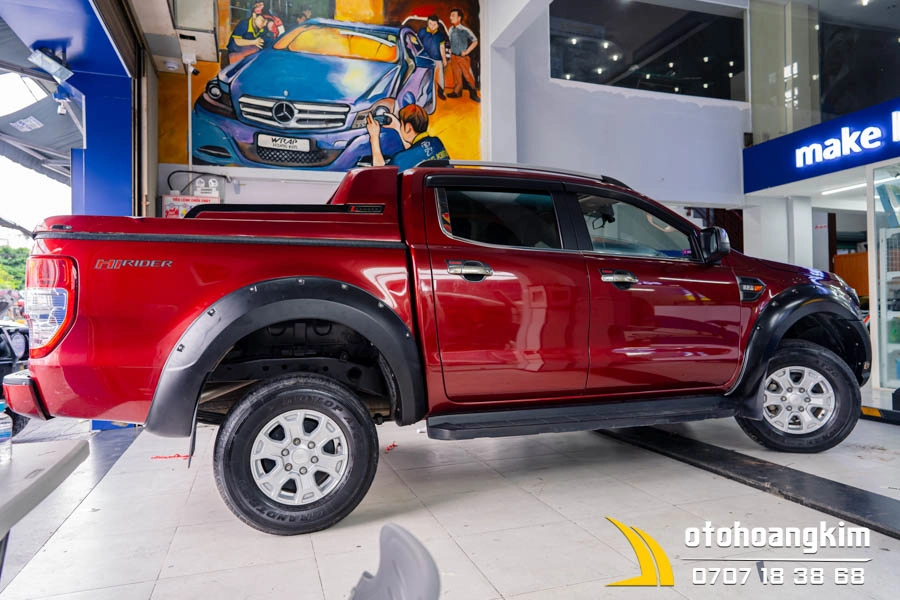 Ốp Cua Lốp Ford Ranger 2017 Có Đinh Có Lỗ Cảm Biến - Ảnh 4