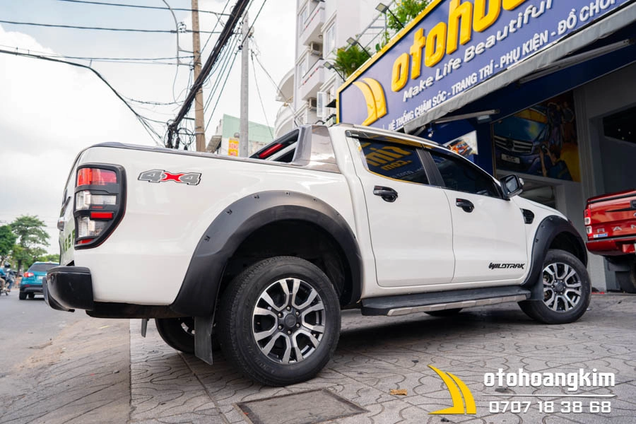 Ốp Cua Lốp Ford Ranger 2017 Có Đinh Có Lỗ Cảm Biến - Ảnh 2