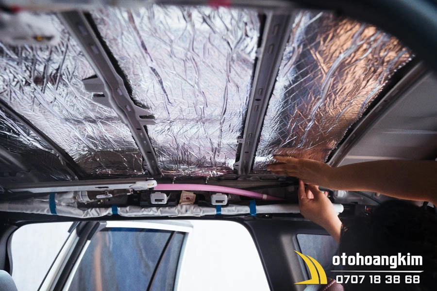 Cách âm mốt trần ô tô - Ảnh 1