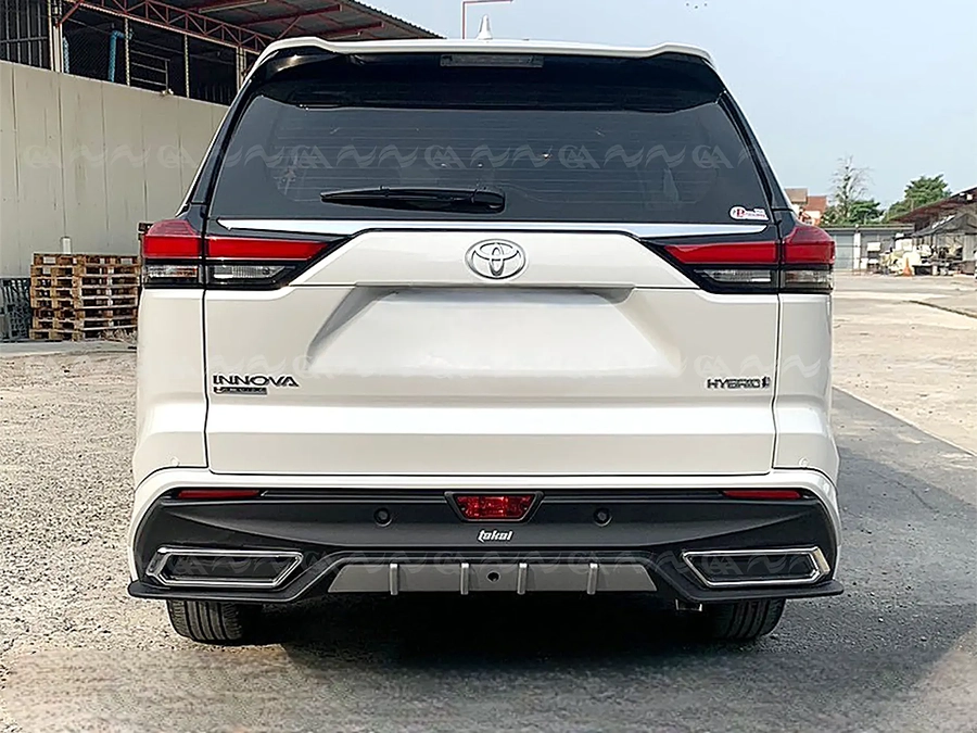 Body kit Innova 2023+ Zenix sau - Ảnh 1
