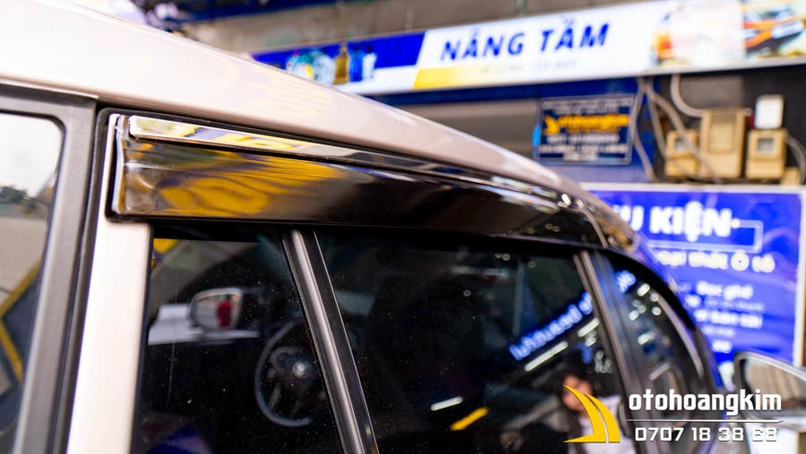 Vè Che Mưa Toyota Innova [2016 - 2022] Viền Inox - Ảnh 2