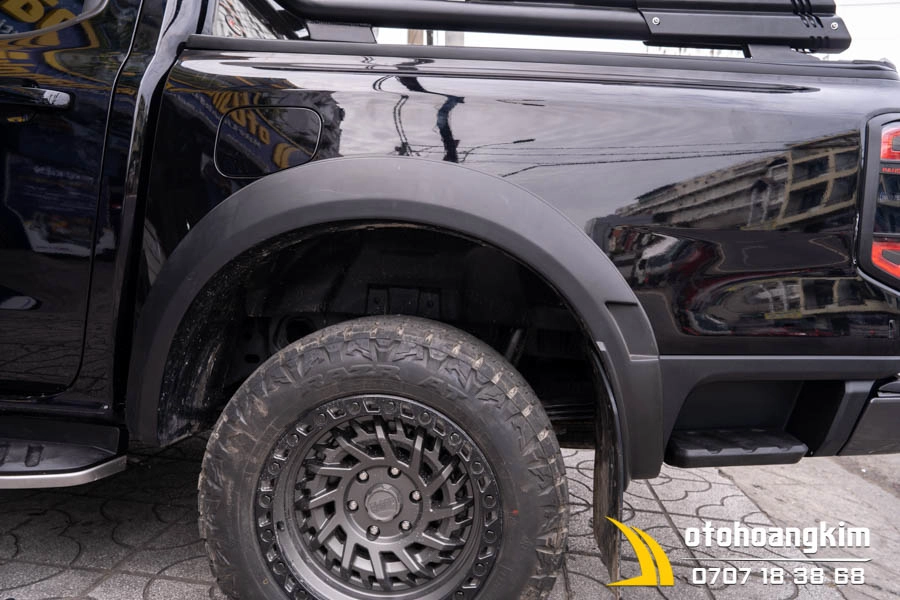 Ốp Cua Lốp Ford Ranger 2022 Bản Lớn Trơn Mẫu Mới - Ảnh 1