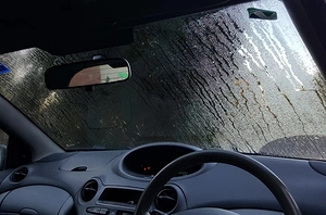 co-nen-dan-phim-cach-nhiet-mua-mua-khong