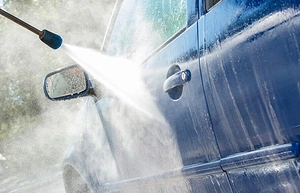 rua-xe-co-anh-huong-den-phim-ppf-dan-o-to-khong