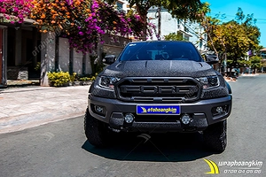 Dán đổi màu kim cương ngọc trai đen mờ Ford Ranger Raptor