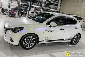 Dán đổi màu trắng mờ Mazda 2 Hatchback
