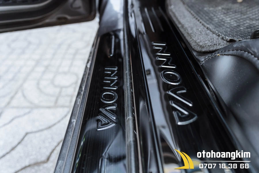 Nẹp Bước Chân Trong Toyota Innova 2017 Titan - Ảnh 4