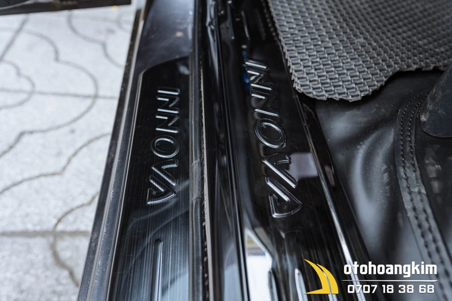 Nẹp Bước Chân Trong Toyota Innova 2017 Titan - Ảnh 3