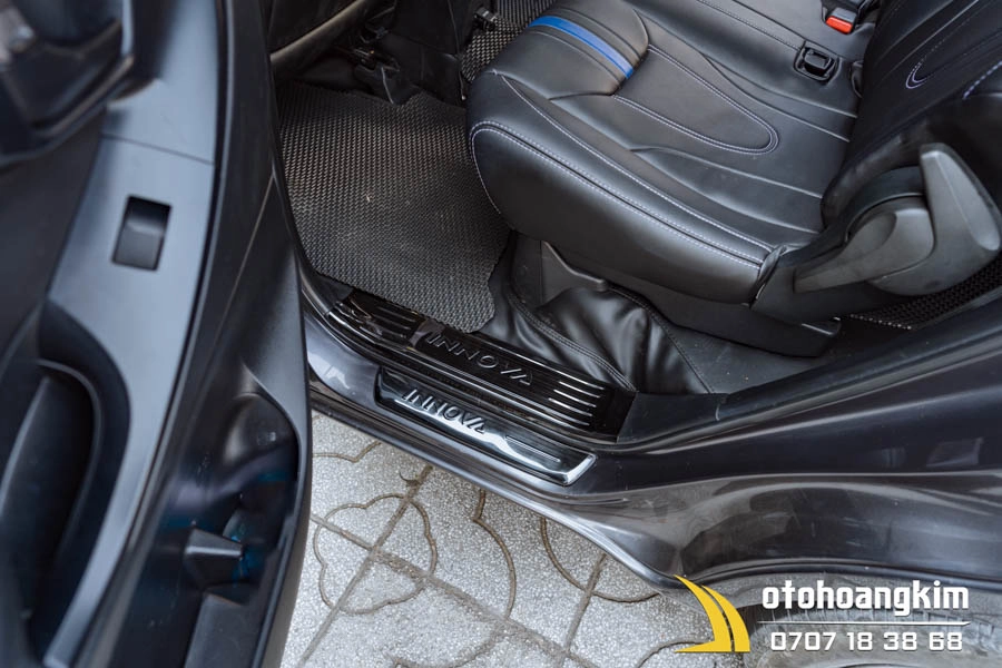 Nẹp Bước Chân Trong Toyota Innova 2017 Titan - Ảnh 5