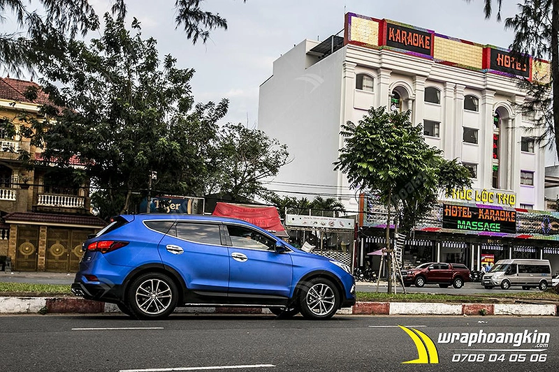 Dán đổi màu nhôm xước xanh Hyundai Santafe