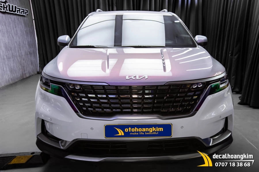 Dán đổi màu trắng ngọc trai chuyển sắc ánh tím xe Carnival (nửa thân xe) - Ảnh 5