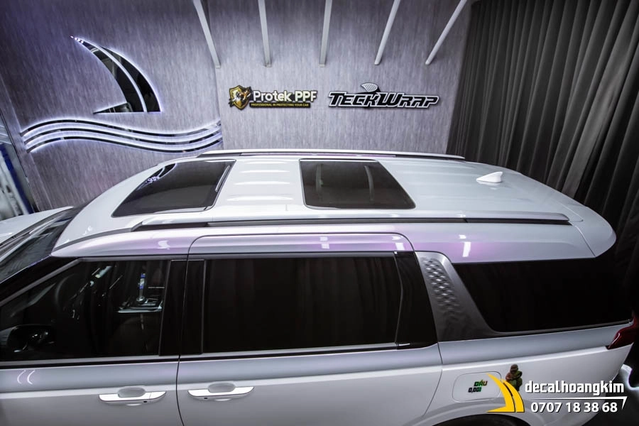 Dán đổi màu trắng ngọc trai chuyển sắc ánh tím xe Carnival (nửa thân xe) - Ảnh 6