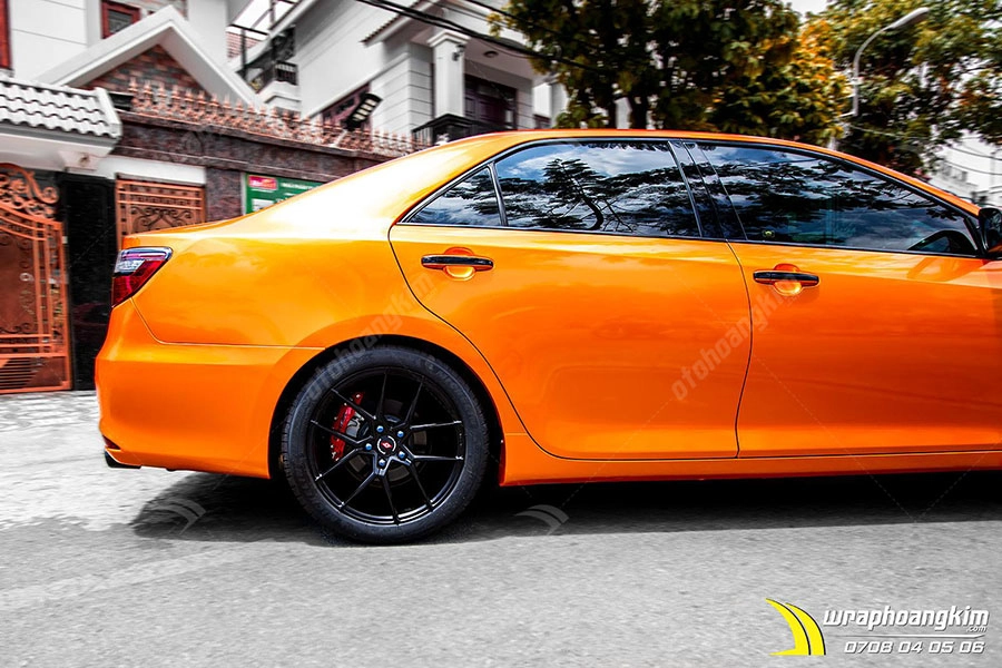 Dán đổi màu Candy cam ma thuật Toyota Camry - Ảnh 5