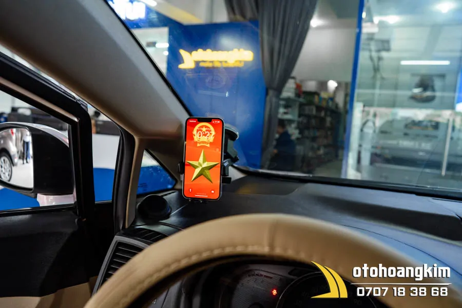 Giá đỡ điện thoại loại hít kính silicon - Ảnh 3