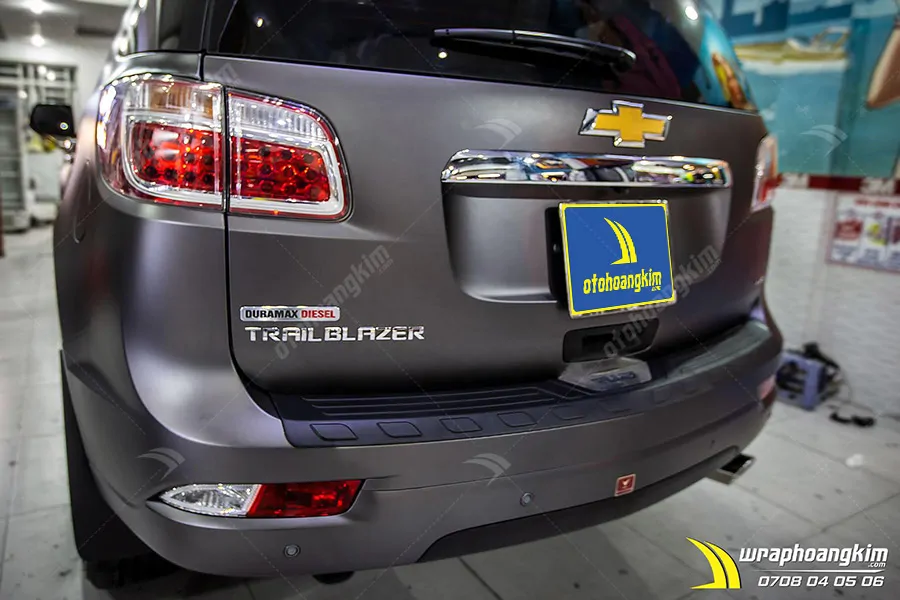 Dán đổi màu xám mờ Chevrolet Trailblazer - Ảnh 3