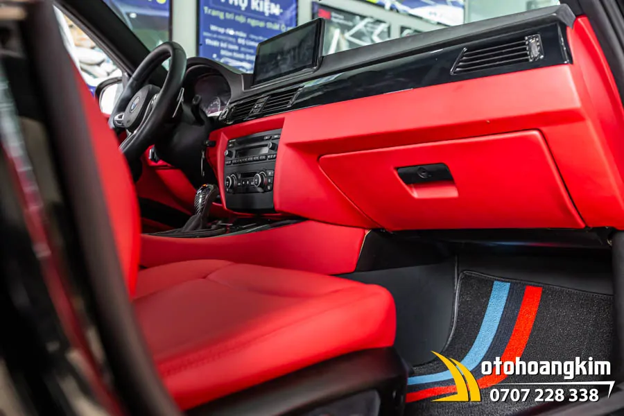 Đổi màu nội thất BMW E90 màu đỏ - Ảnh 6