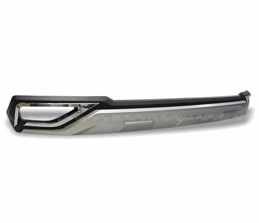 Ốp cản sau Fortuner 2017+ (trừ Legender) - Ảnh 2