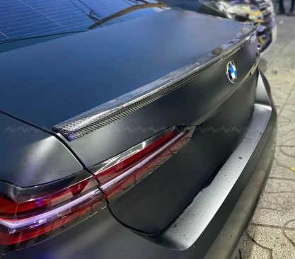 Đuôi gió BMW 520i Carbon - Ảnh 6