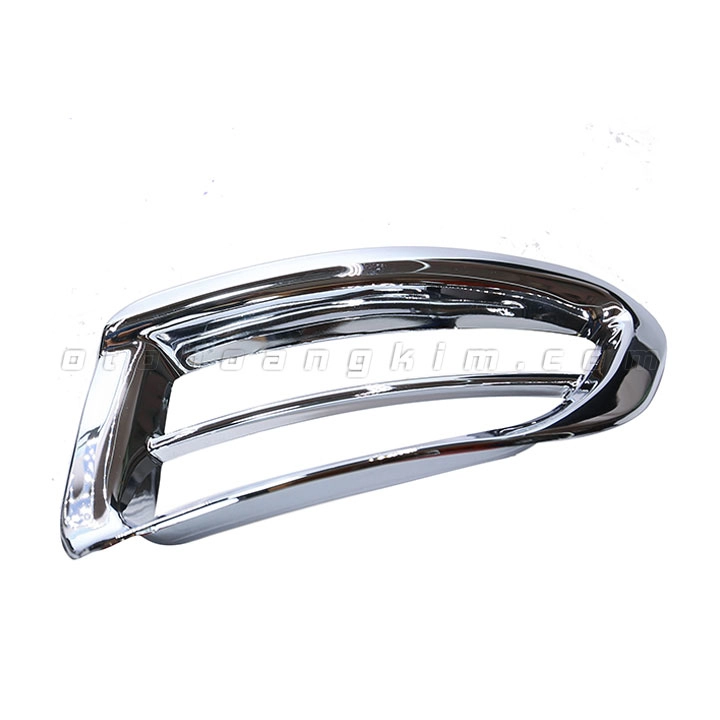 Viền đèn gầm trước Toyota Innova [2006-2008]