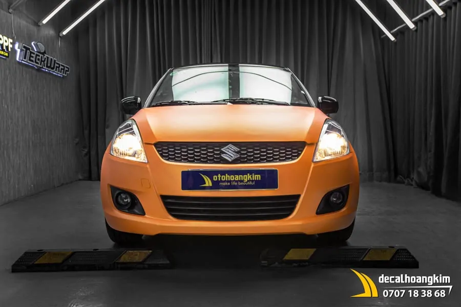 Dán đổi màu Cam lì (Matte Orange) xe Swift - Ảnh 10