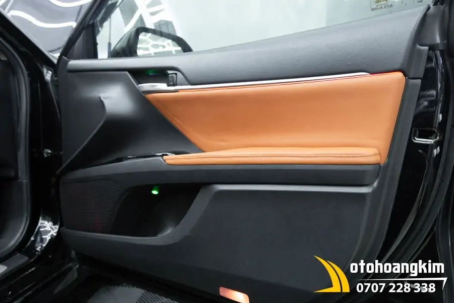 Đổi Màu Nội Thất Nâu Cam Xe Camry - Ảnh 1
