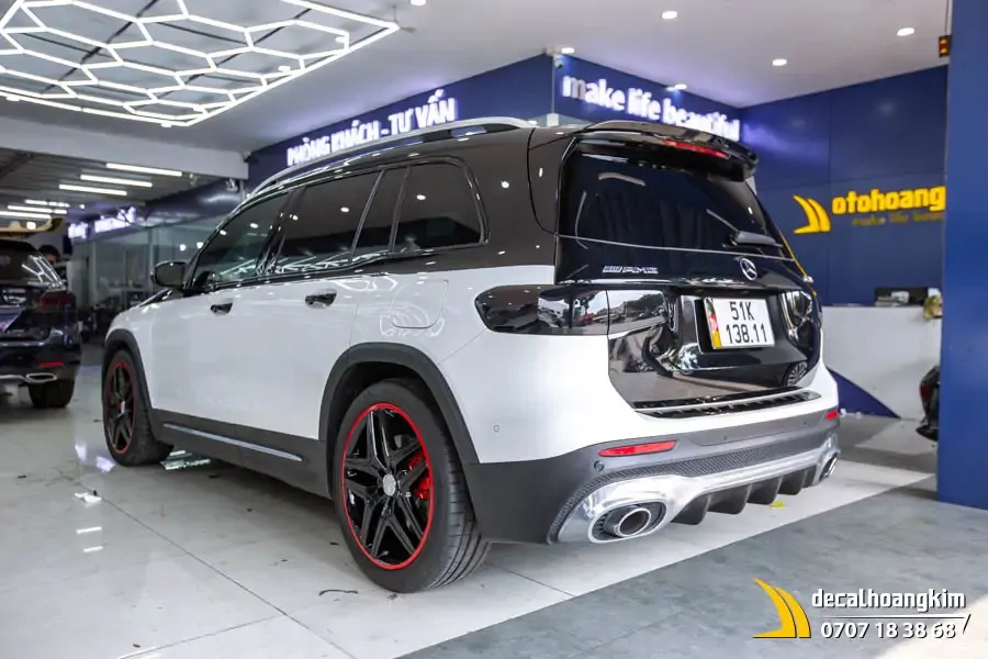Mercedes GLB 35 dán đổi màu phong cách Maybach - Ảnh 4