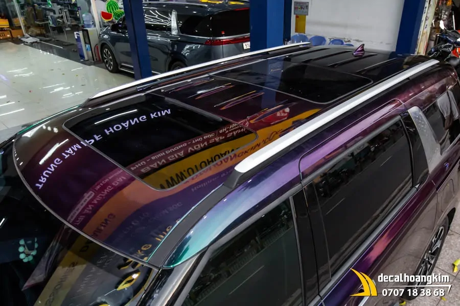 Dán đổi màu chuyển sắc xanh tím xe Carnival - Ảnh 8