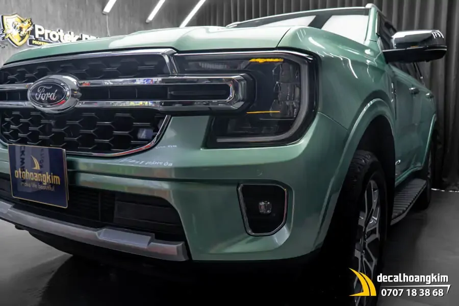 Dán đổi màu xanh ngọc (Mint Green) xe Ford Everest - Ảnh 2