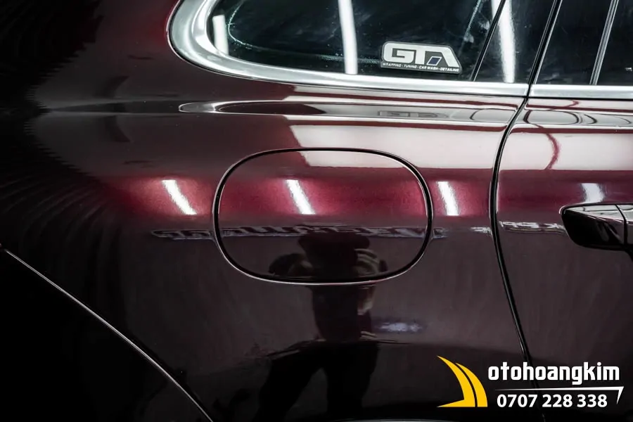 Dán đổi màu đỏ rượu vang xe Porsche - Ảnh 2