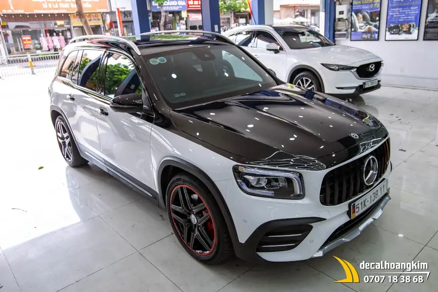 Mercedes GLB 35 dán đổi màu phong cách Maybach - Ảnh 1