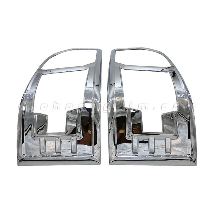 Viền đèn trước Toyota Hiace [2017-2020]