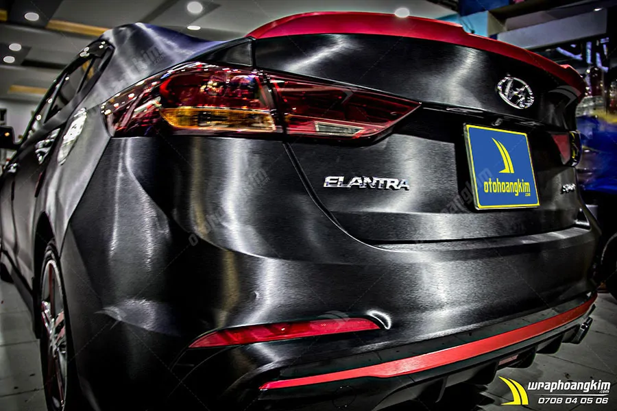 Dán đổi màu nhôm xước đen Hyundai Elantra - Ảnh 3