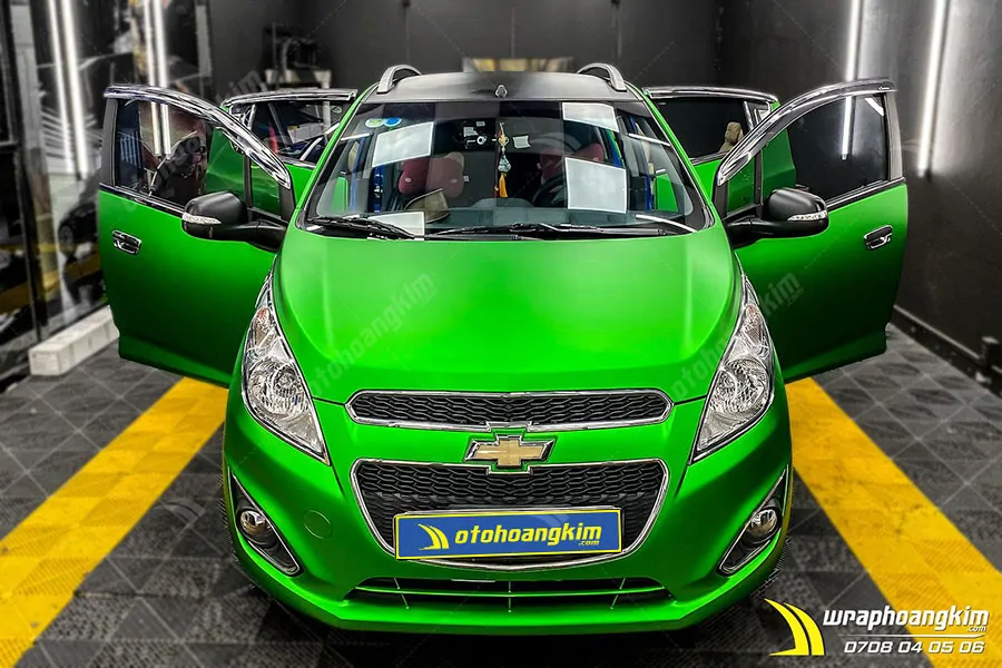 Dán đổi màu xanh mờ bóng Chevrolet Spark - Ảnh 4