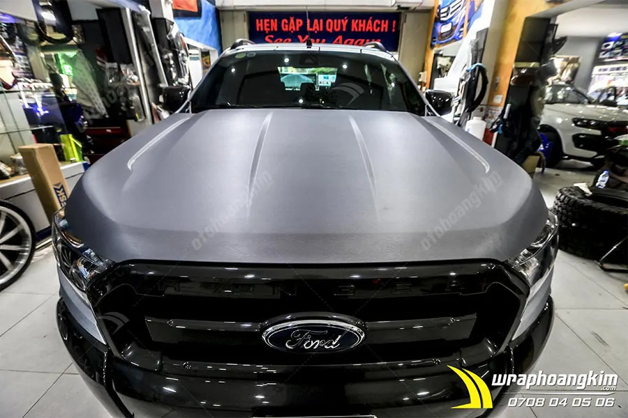 Dán đổi màu nhôm xước bạc Ford Ranger - Ảnh 4